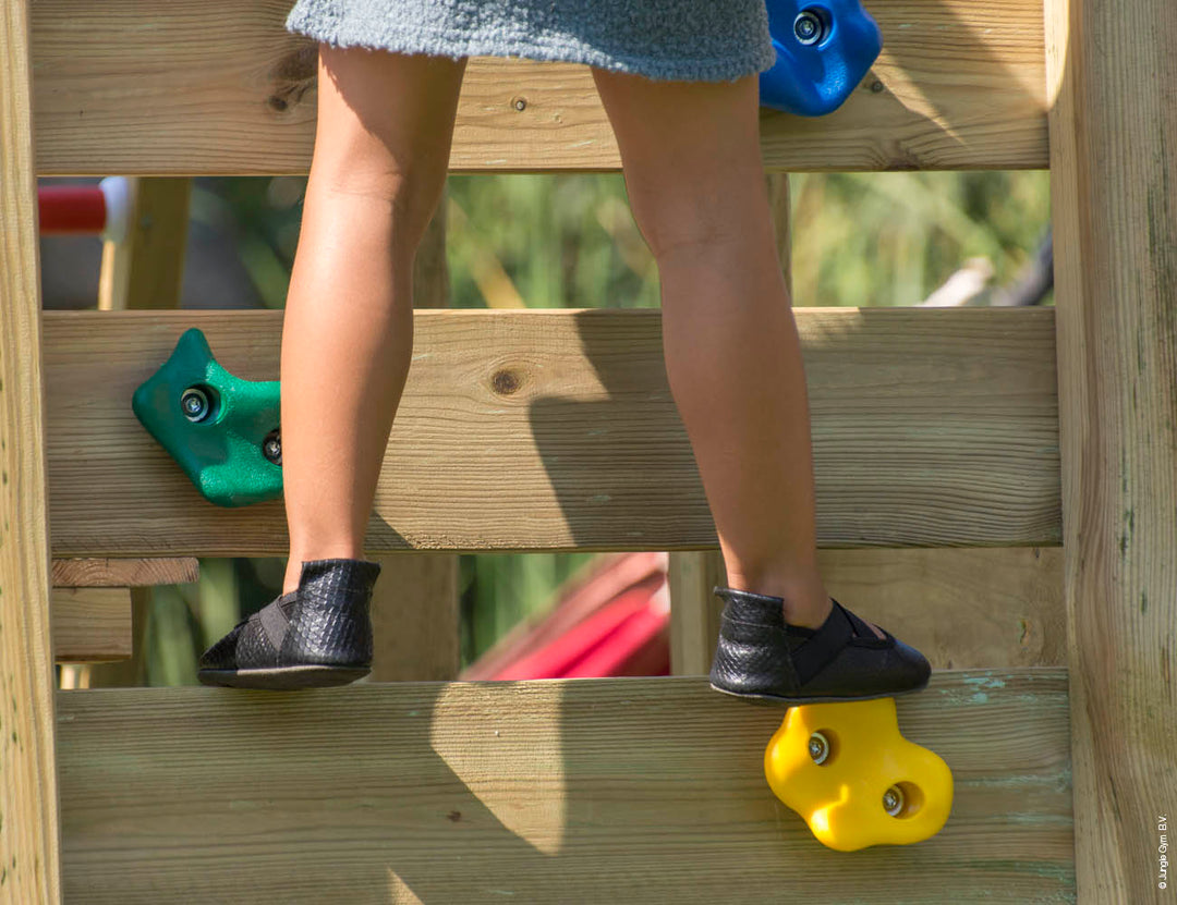 Jungle Lodge | Wooden climbing frame with fireman's pole